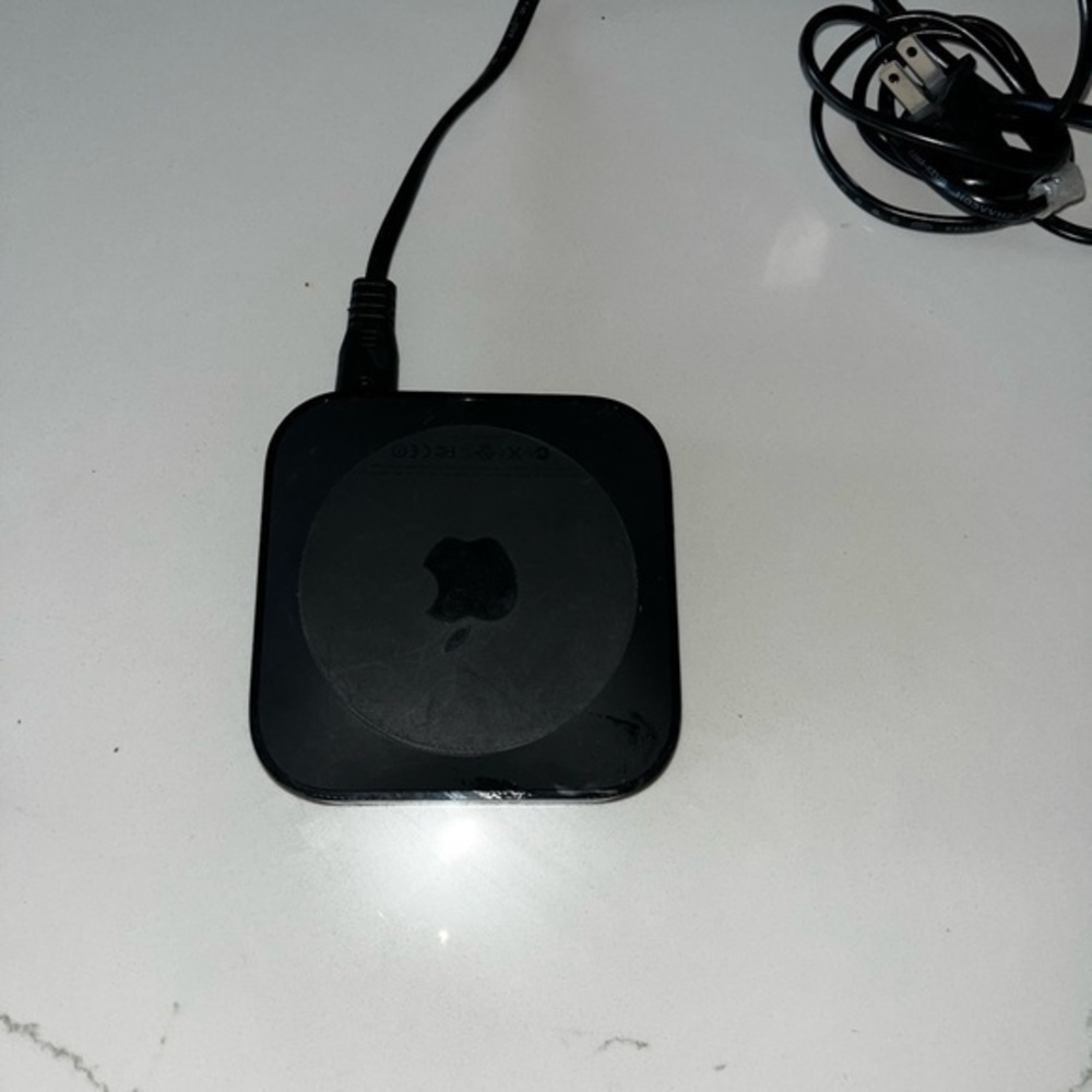 Apple Black Charging Pad